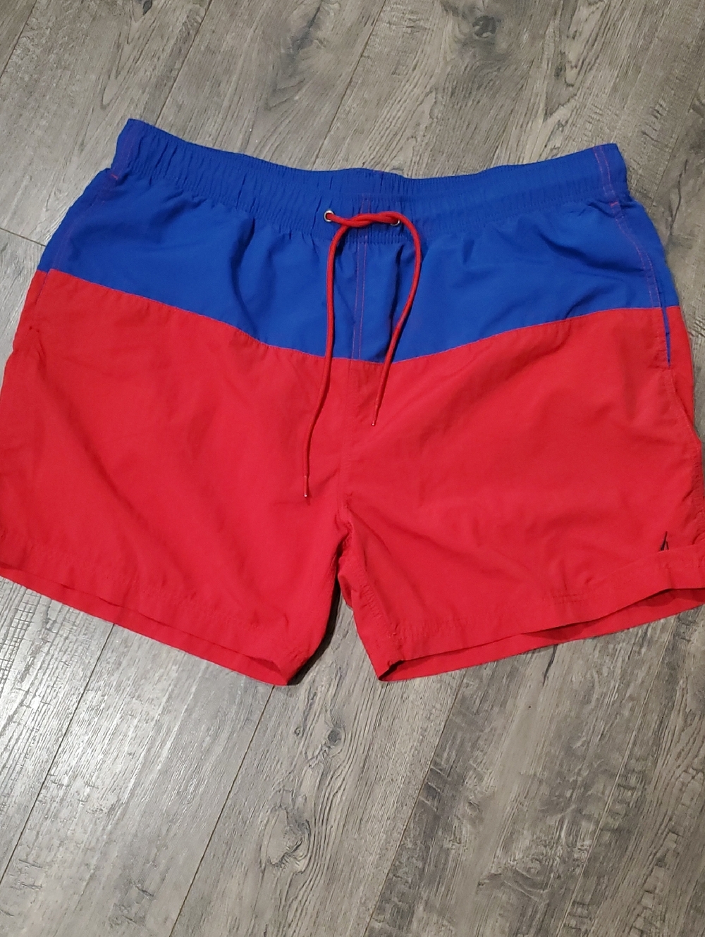 Nautica Blue & Red Colorblock Men's Swim Trunks